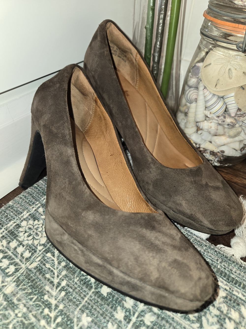 Clarks Suede Platform Pumps in Dark Brown Sz 7.5